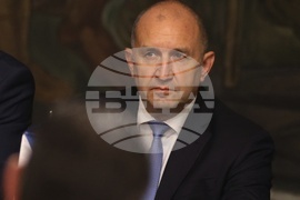 Централен военен клуб - Румен Радев - форум