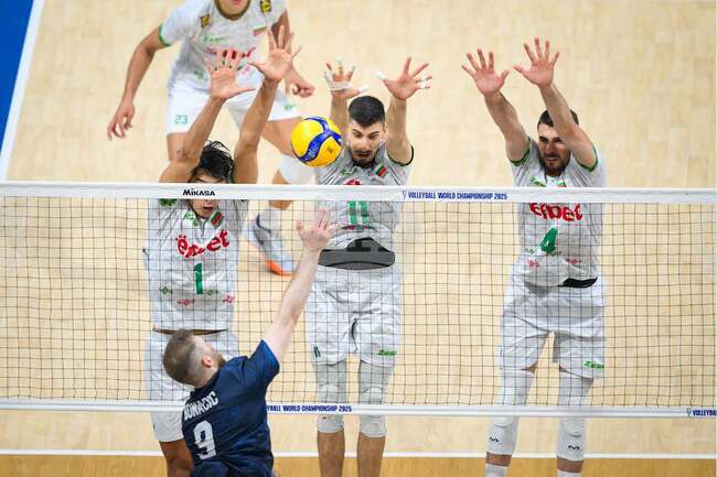 Българският национален отбор по волейбол постигна чиста победа срещу Чили и чака своя съперник за осминафиналите на Световното първенство за мъже