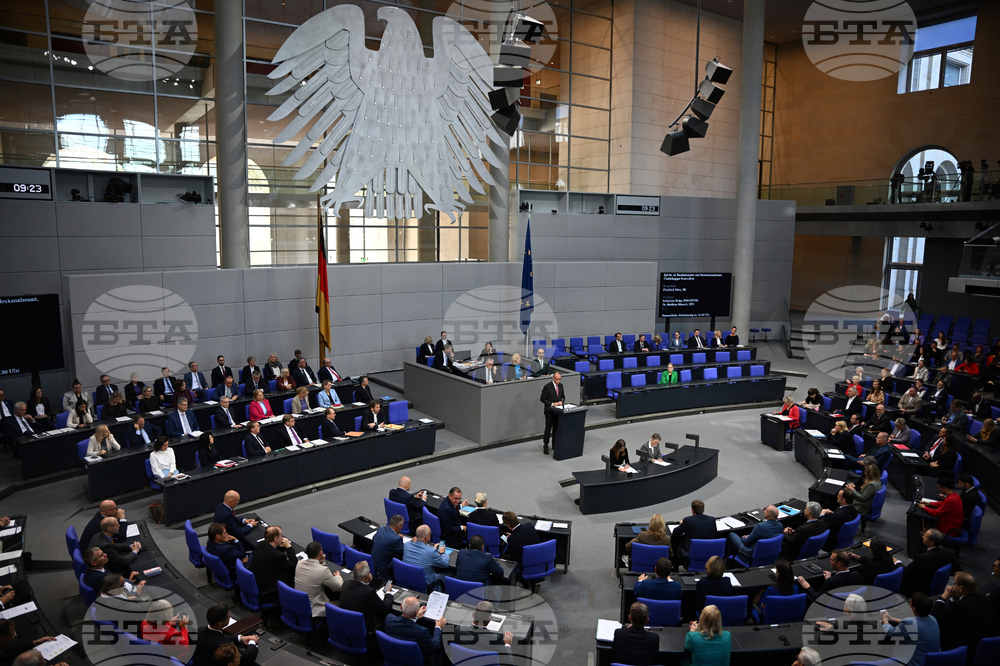 Член на крайнодясната партия "Алтернатива за Германия" е обвинен в отправянето на нацистки поздрав в Бундестага