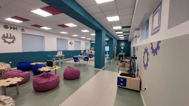 СТЕМ център отвори врати в Професионална гимназия по строителство, електротехника и услуги в Тетевен