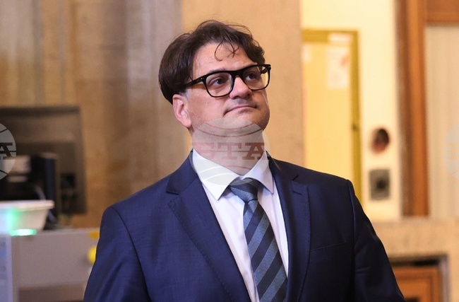 България ще участва на книжните изложения във Франкфурт и Лондон, каза министърът на културата Мариан Бачев 