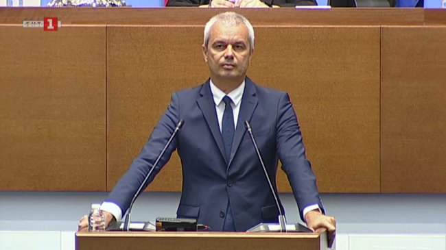 „Възраждане“ искат обяснение от Росен Желязков заради позиция за РСМ и изявление от Наталия Киселова за отказ да командирова депутати там