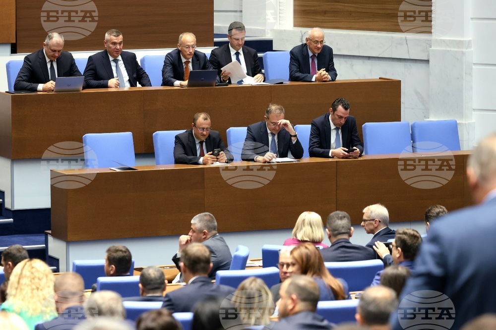 МРРБ подготвя стартирането на процедура за избор на изпълнител за обследване на частично изградената стена на язовир "Кюстендил", съобщи министър Иванов