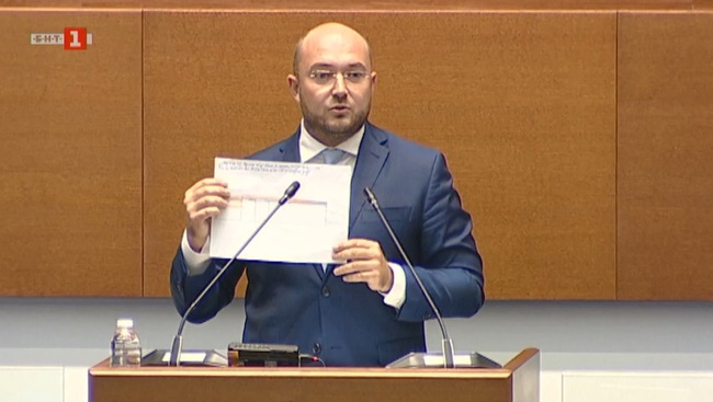 В частта ”правосъдие“ мотивите на вота на недоверие към правителството са оскъдно малко и обидно неаргументирани, каза министър Георгиев