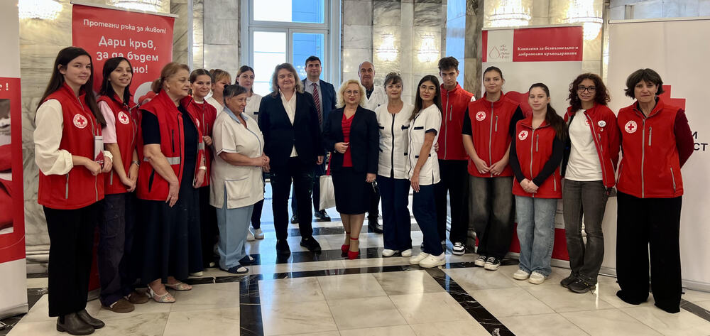 Депутати от БСП-ОЛ дариха кръв