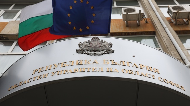 Определен е победителят в обществената поръчка за доставка на паравани в област София за изборите на 19 април 