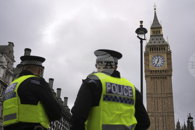 Лондонската полиция обяви, че ще засили патрулите близо до синагогите след смъртоносната атака в Манчестър
