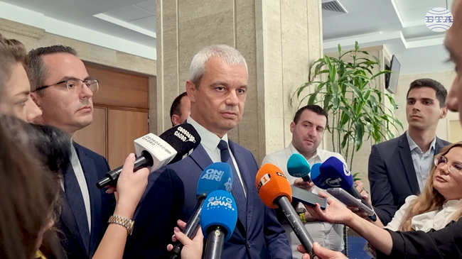 Очаквах по-сериозно отношение от вносителите на вота на недоверие, каза лидерът на „Възраждане“ Костадин Костадинов