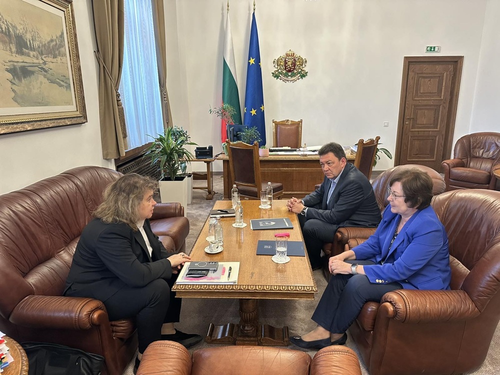 Председателят на парламента се срещна с кметовете на две общини заради тяхна позиция за подготвяния закон за водоснабдяване