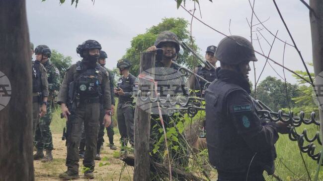 Напрежението по границата между Камбоджа и Тайланд ескалира; най-малко един войник бе убит 