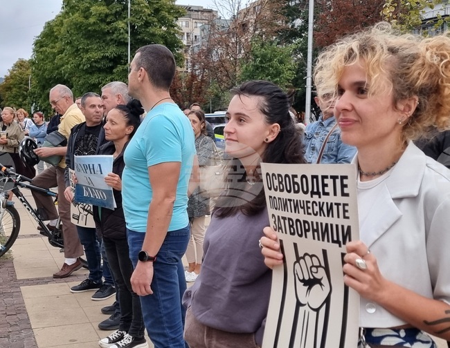 За девети път варненци излязоха на протест срещу задържането на кмета Благомир Коцев