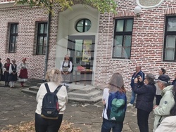 Търговище - фолклорен клуб „Омая“ - изложба „ПЪТЯТ към хорáта и хòрата“