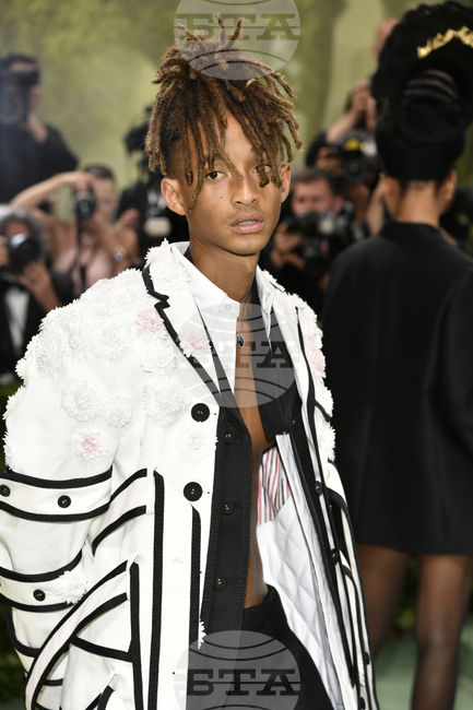 Джейдън Смит става творчески директор на мъжките обувки на "Кристиан Лубутен"