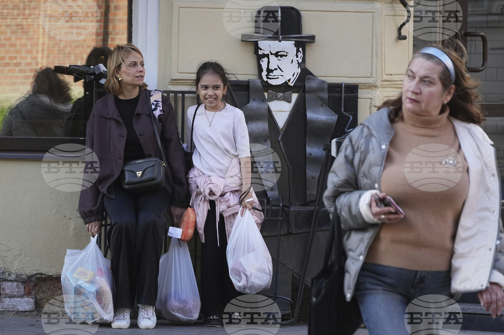 Продажбите на дребно и потребителското доверие във Великобритания отслабват