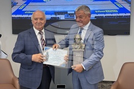 Самоков - комплекс „СамЕлион“ - Петър Георгиев - награждаване