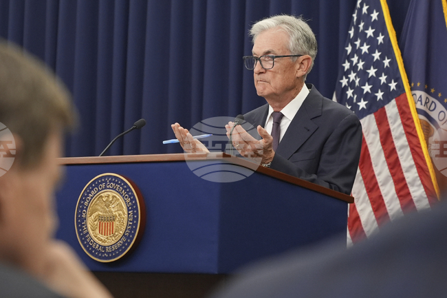 По-високите мита вече оказват влияние върху цените на отделни стоки, предупреди Джером Пауъл