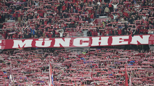 Байерн предприема съдебни действия срещу отношението към феновете на тима от страна на парижката полиция