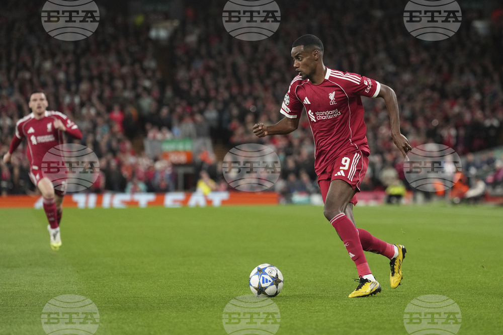 Исак е под въпрос за мача на Ливърпул срещу Брентфорд заради контузия, обяви мениджърът на "червените" Арне Слот