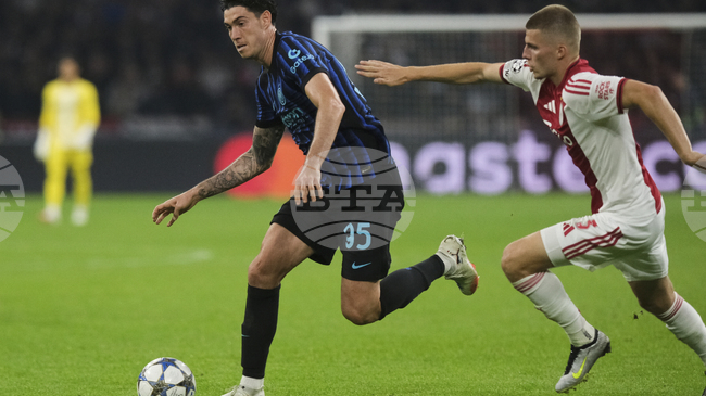 Шефовете на Барселона са впечатлени от защитника на Интер Алесандро Бастони