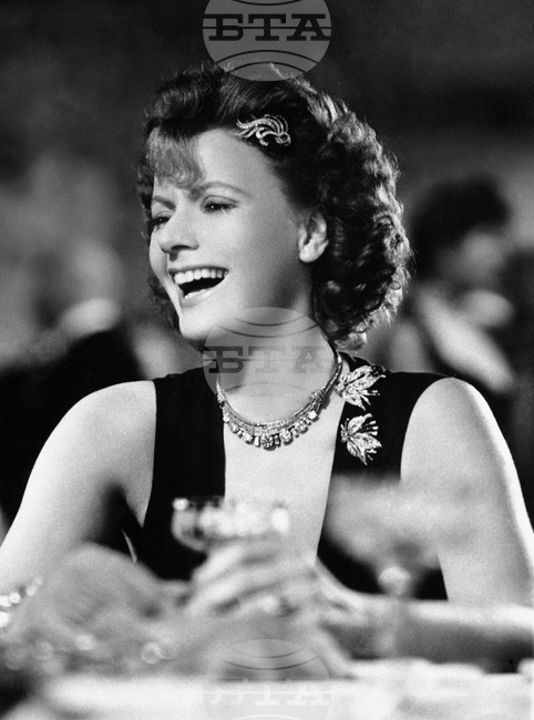 Искам да бъда сама, заявява холивудската звезда Грета Гарбо, от чието рождение се навършват 120 години