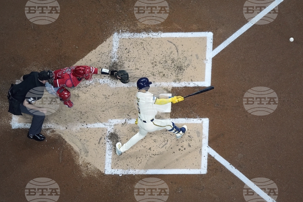 Angels Brewers Baseball