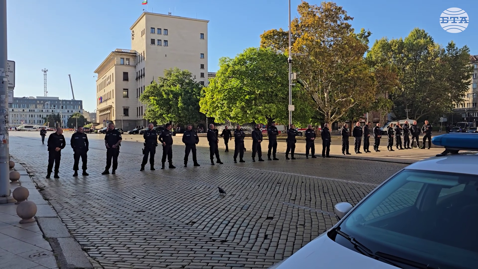 От ПП няма да пречат на депутатите да влизат в парламента, искането им е народните представители да ходят пеша и да си говорят с хората От ПП няма да пречат на депутатите да влизат в парламента, искането им е народните представители да ходят пеша и да си говорят с хората