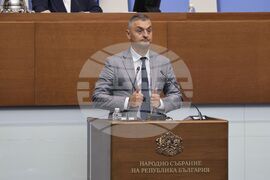 Народно събрание - заседание - Кирил Добрев