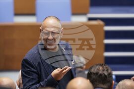 Народно събрание - заседание - Любен Дилов