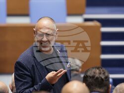 Народно събрание - заседание - Любен Дилов