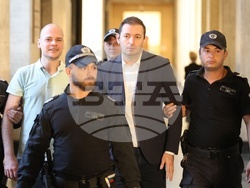 Съдебна палата - Никола Барбутов - Петър Рафаилов - мярка за неотклонение