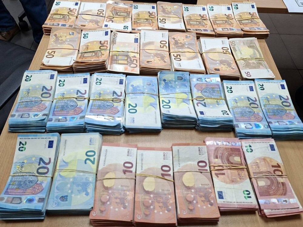 Недекларирани близо 100 хил. евро са задържани на граничния пункт „Капитан Андреево“