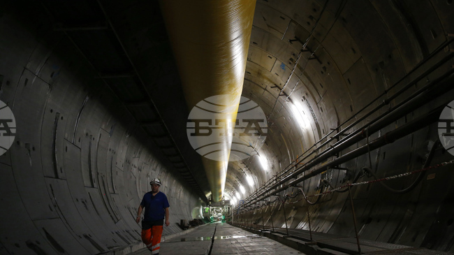 Европейски нюзрум: Забавянията и повишените разходи хвърлят сянка върху мегапроектите на ЕС за по-голяма транспортна свързаност 