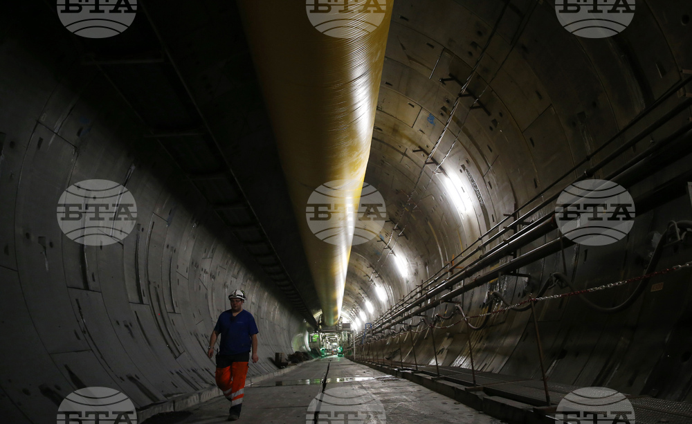 Европейски нюзрум: Забавянията и повишените разходи хвърлят сянка върху мегапроектите на ЕС за по-голяма транспортна свързаност 