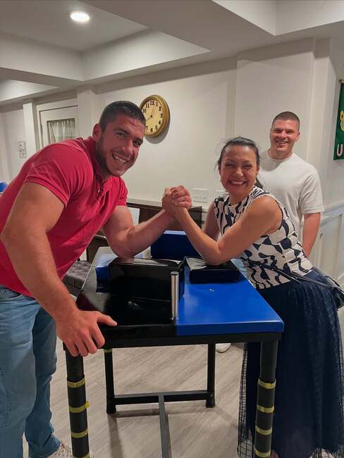 Световният шампион по канадска борба Искрен Здравков гостува на Българското училище в Нантакет 