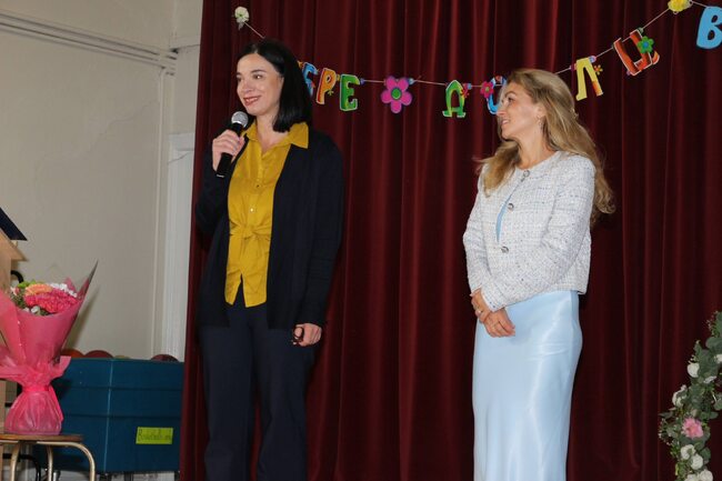 Посланик Ваня Андреева и консул Татяна Караджова бяха гости на откриването на учебната година в Българското училище „Азбука“ в Дъблин