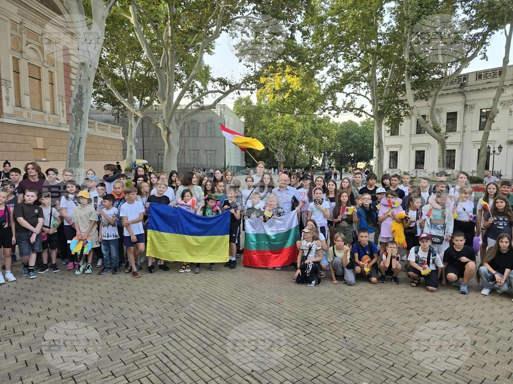 Стоте украински деца на военни инвалиди и на загинали войници от Одеса и региона се прибраха след почивката в Кранево, България