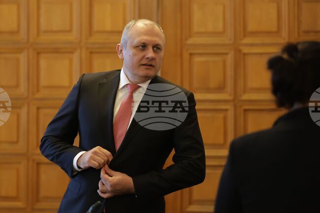 Only 2% of Information Systems Not Ready for Euro, Minister Mundrov Says