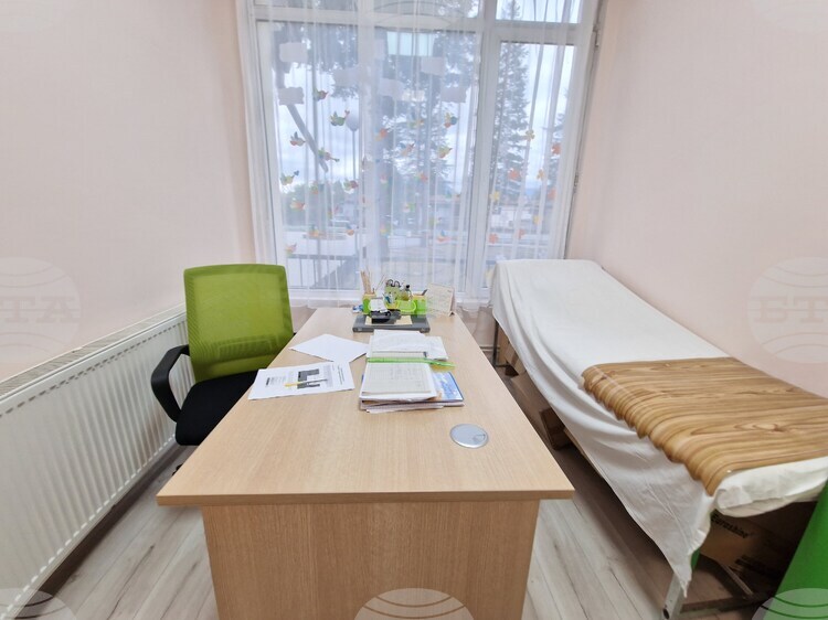 Photo: bta.bg Medical Office Investigation Following Yorgos Mazonakis' Heart Attack