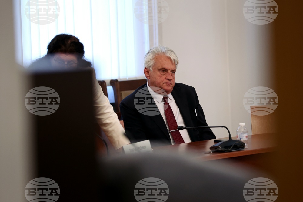 Парламент - Комисия за контрол над службите за сигурност - закрито заседание