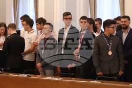 Министерски съвет - български ученици - отличия - връчване