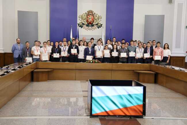 Премиерът Росен Желязков към българските олимпийци по природни науки: С такива светли умове като Вашите бъдещето на България е обещаващо