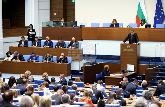 Предстоят и още вотове, заяви Красимир Манов от МЕЧ след неуспешния пети вот на недоверие към кабинета "Желязков"