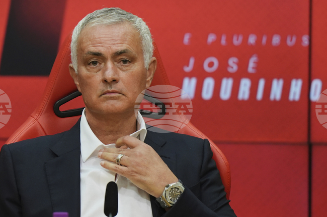Бенфика представи новия старши треньор Жозе Моуриньо