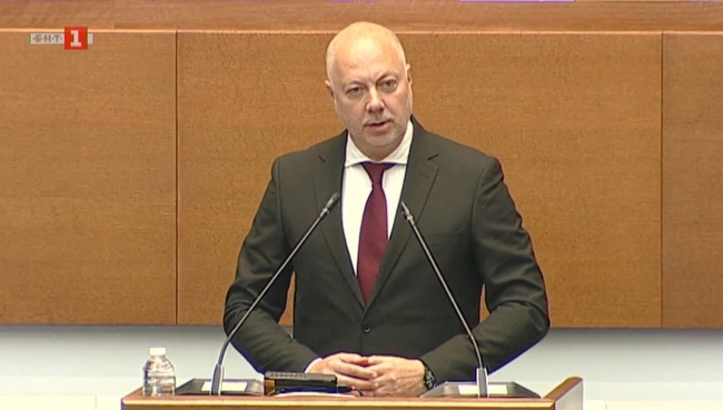 Правителството продължава своята работа за стабилност в страната, каза премиерът Росен Желязков