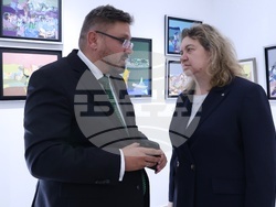 „Острови на светлината"- изложба - откриване