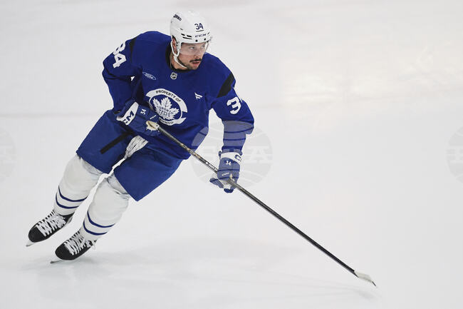 Остън Матюс остава лидер по приходи в Националната хокейна лига и през новата кампания