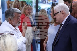 „Острови на светлината"- изложба - откриване