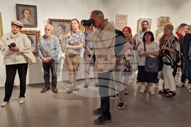 Шумен - „… и продължавах да рисувам сама“ - изложба