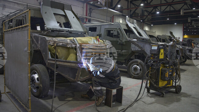 Латвия достави на Украйна 21 бронетранспортьора