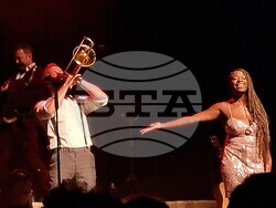 Postmodern Jukebox изправиха публиката в София на крака, снимка – Даниел Димитров/БТА